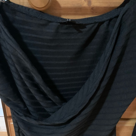 Black dress, very pretty and confortable but too small for me! - Picture 3 of 3